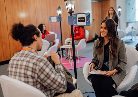 LOUNGE DE ENTREVISTAS